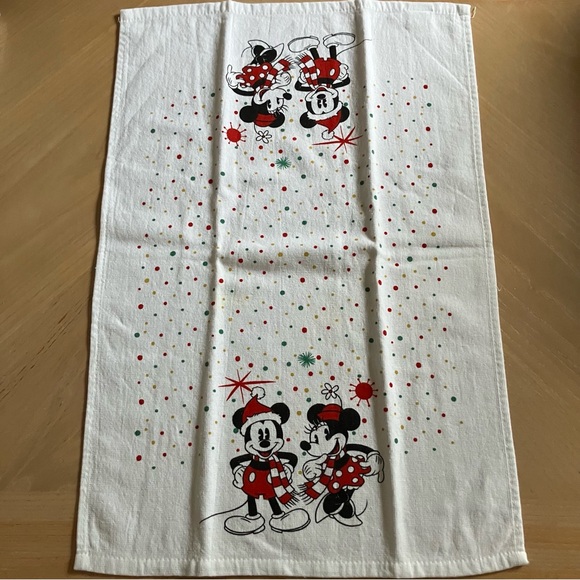 DISNEY Mickey and Minnie Mouse Winter Holiday Kitchen Towel Set of 2 NEW NWOT - Picture 5 of 9